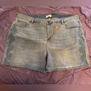 Lane Bryant Signature Fit Shorts Sz 22 NWT